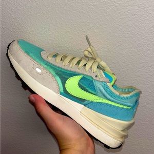 Nike Womens Waffle Shoes